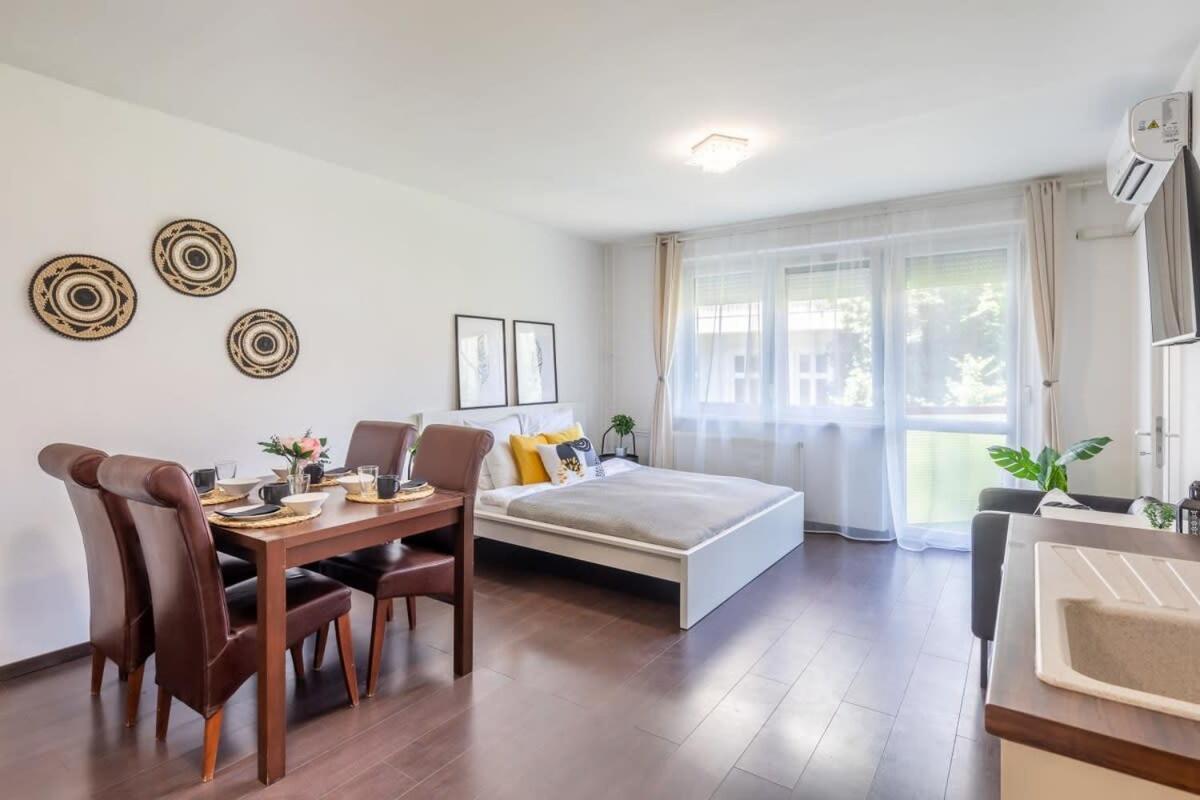 Ferienwohnung Sunny Balcony - Cute And Cozy Budapest Exterior foto