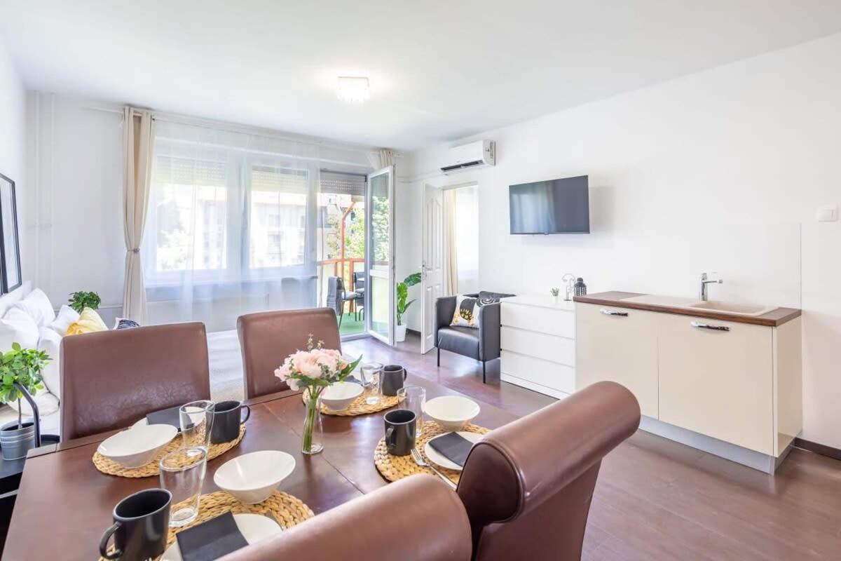 Ferienwohnung Sunny Balcony - Cute And Cozy Budapest Exterior foto