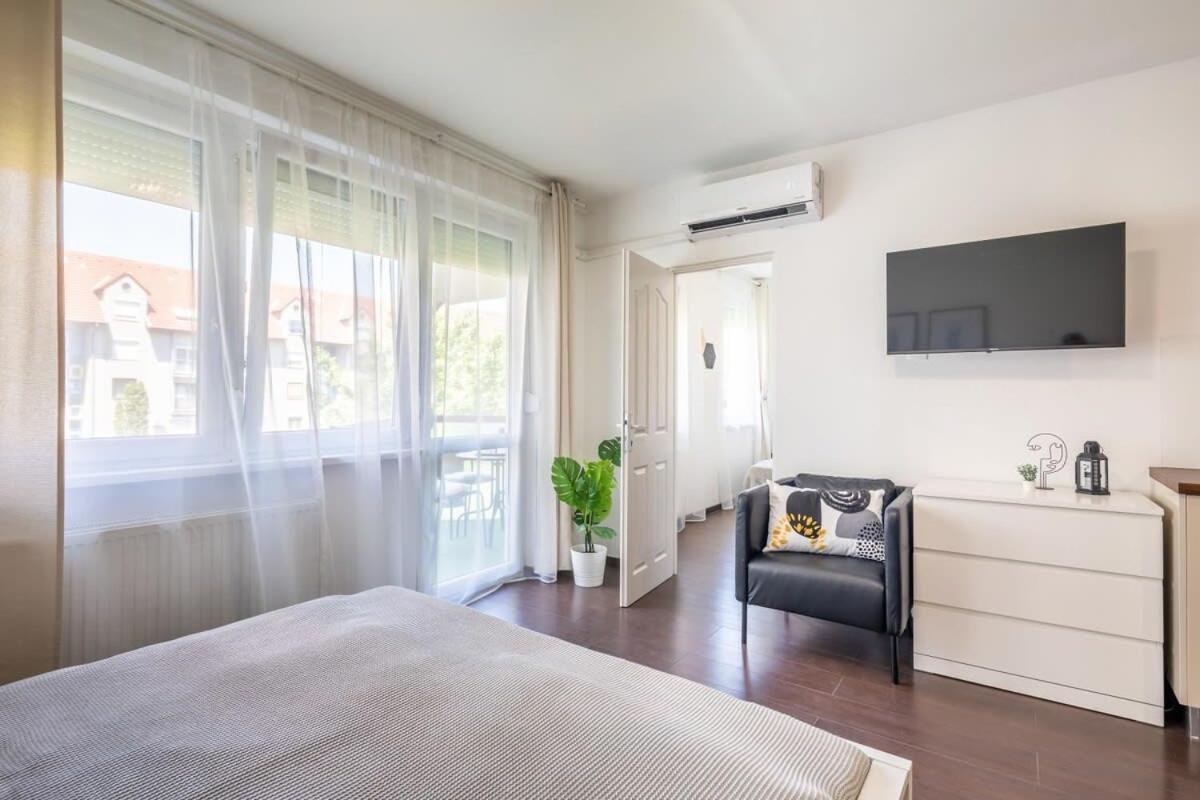 Ferienwohnung Sunny Balcony - Cute And Cozy Budapest Exterior foto