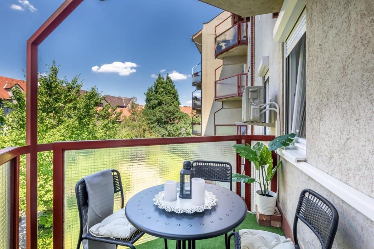 Ferienwohnung Sunny Balcony - Cute And Cozy Budapest Exterior foto